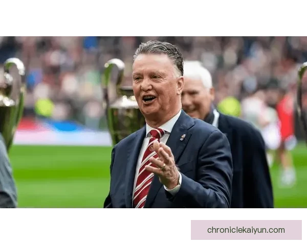 范加尔执教理念持续引发关注，强调战术灵活性与球员发展。